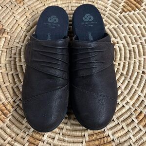 Clarks Sillian Rhodes Slip-Ons